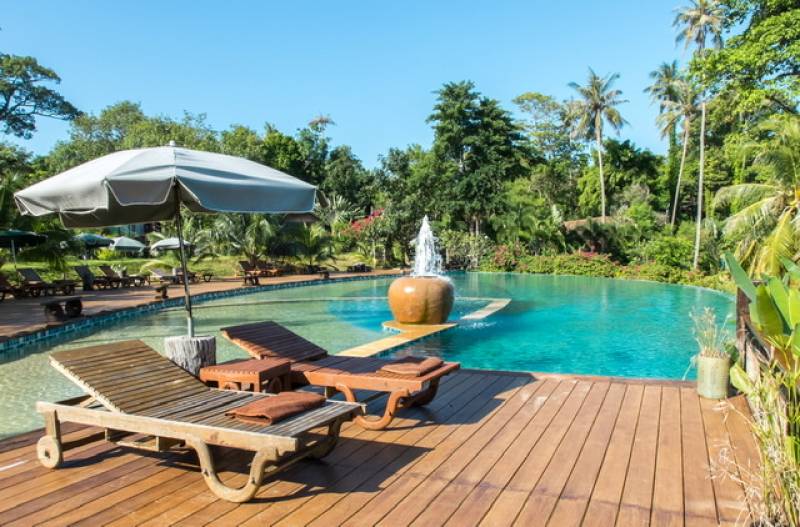 Construction d’une piscine et de sa terrasse pour une villa située à Toulon par l’équipe Arts et Bat