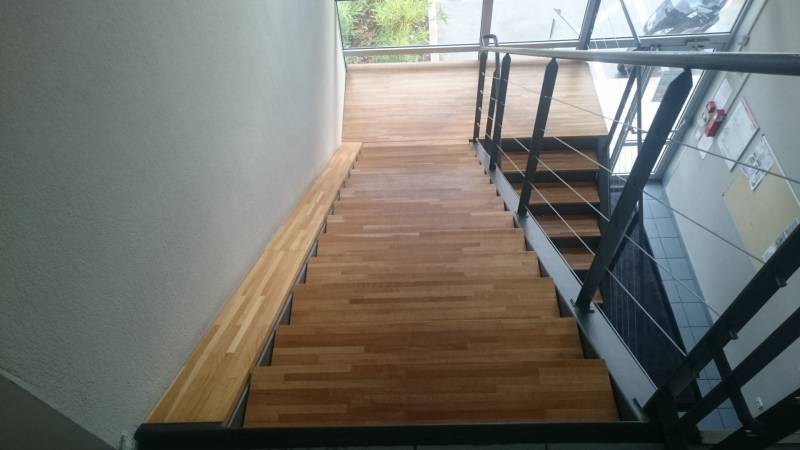 Pose d'un escaliers pour cette maison située à Vitrolles