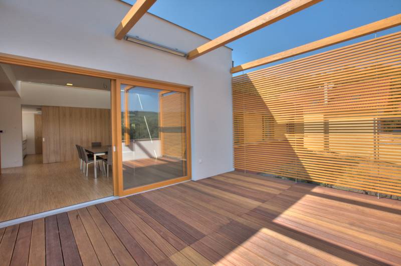 Pose de baie vitrée avec terrasse villa à Marseille
