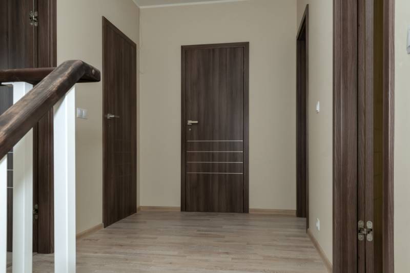 Pose de porte en massif dans une villa à Marseille